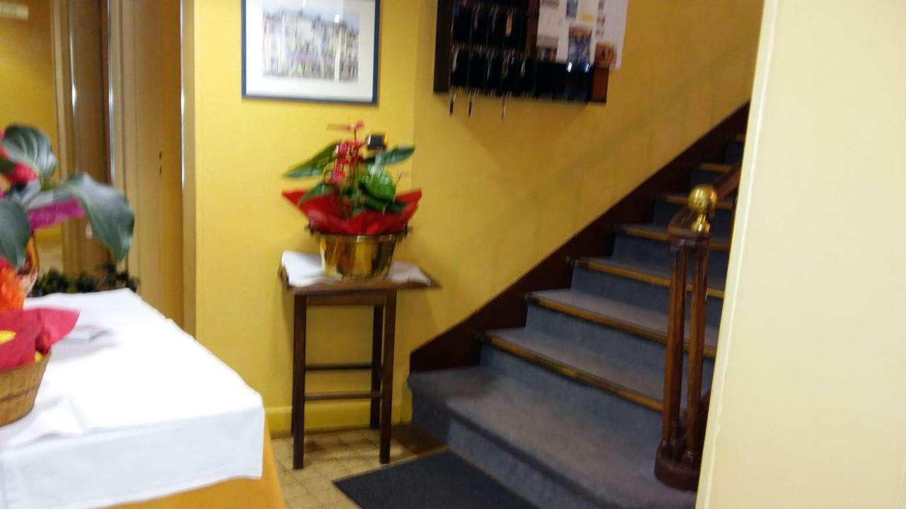 Hotel Saint Vincent Bagnères-de-Bigorre Esterno foto